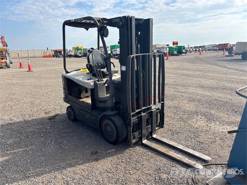 Crown 3850 lb Cushion Tire Forklift شاحنات ذات رافعات شوكية - أخرى
