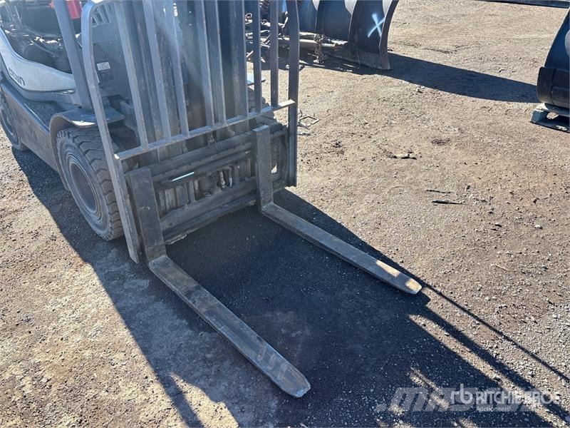 Crown C51050-50 4350 lb Cushion Tire Forklift Empilhadores - Outros