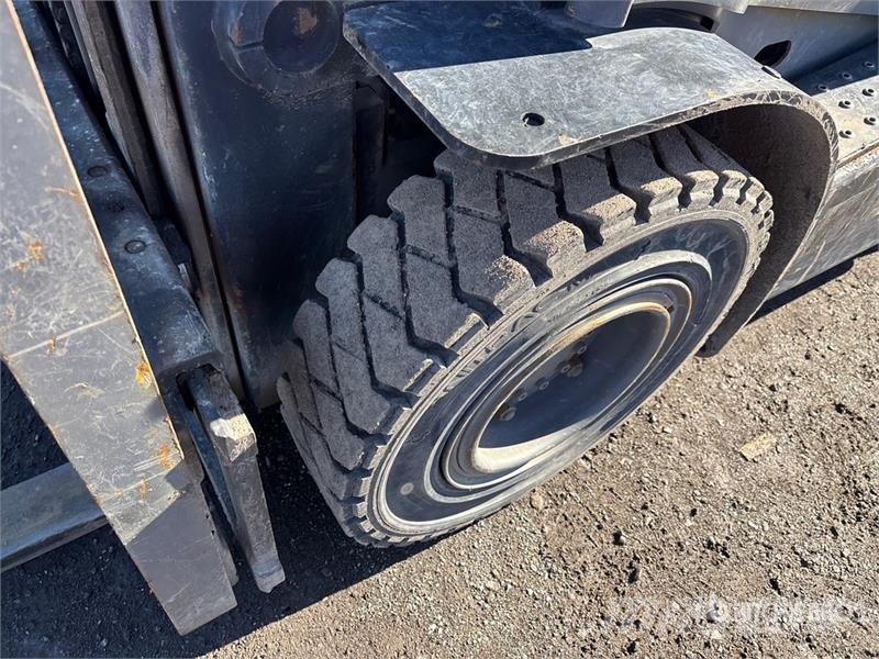 Crown C51050-50 4350 lb Cushion Tire Forklift Empilhadores - Outros
