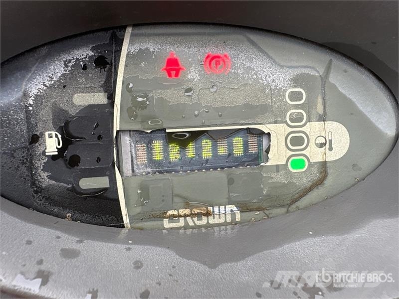 Crown C5105050 5000 lb Pneumatic Tire Forklift Iné