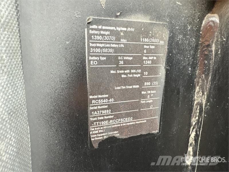 Crown RC5540-40 3500 lb Electric Forklift Wózki elektryczne