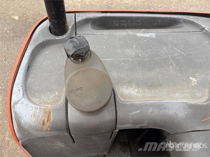 Crown RC5540-40 3500 lb Electric Forklift Wózki elektryczne