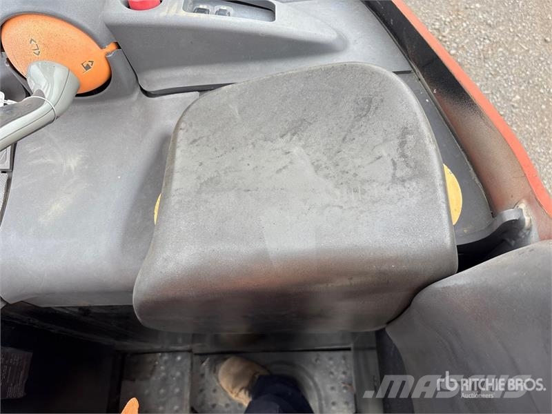 Crown RC5540-40 3500 lb Electric Forklift Wózki elektryczne
