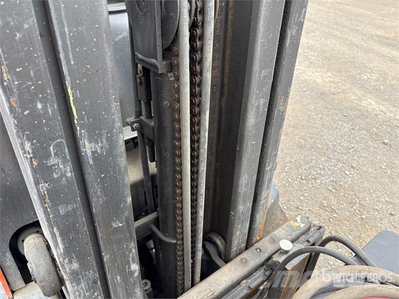 Crown RC5540-40 3500 lb Electric Forklift Wózki elektryczne