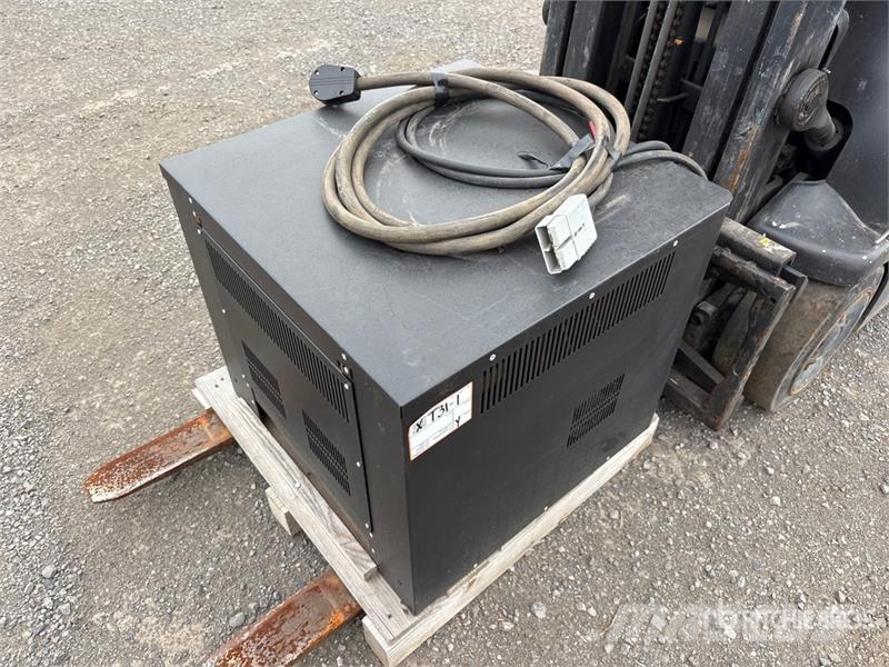 Crown RC5540-40 3500 lb Electric Forklift Wózki elektryczne
