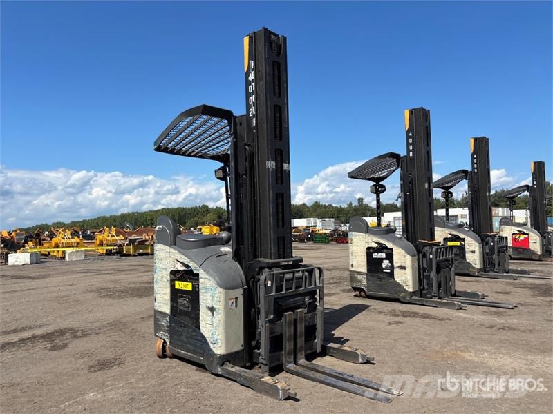 Crown RMD6095S-32TT-321 3200 lb Reach Truck Ανυψωτικά στενών δρόμων