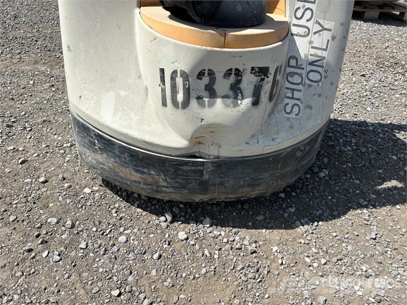 Crown WP3035-45 Pumppukärryt