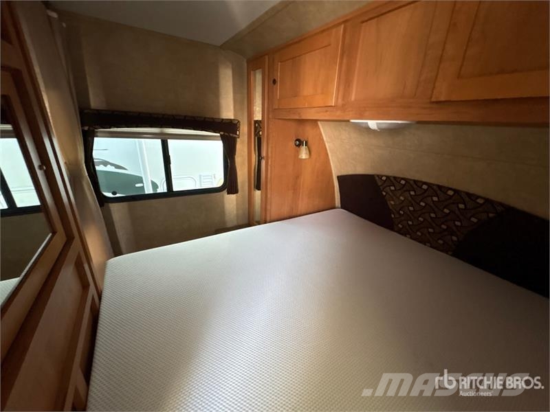 Cruiser RV Shadow 260BHS 25 ft T/A Travel Trailer Kitos priekabos