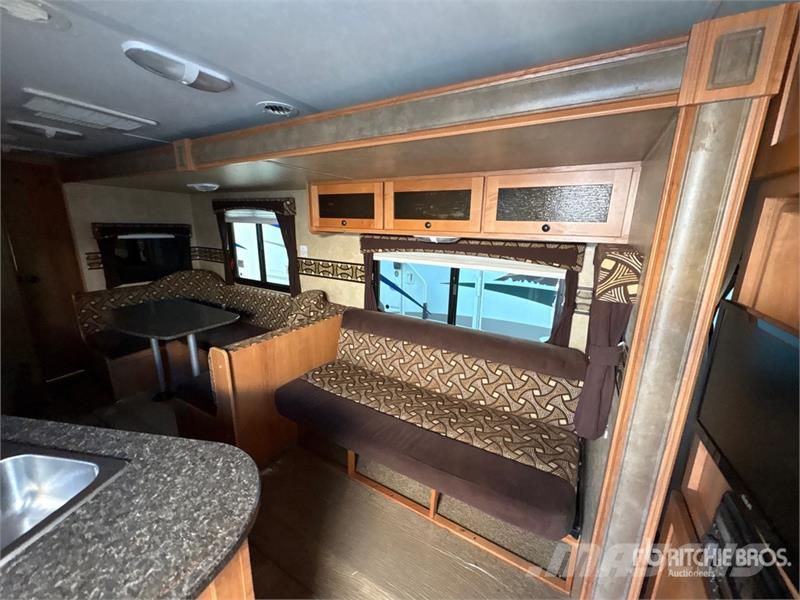 Cruiser RV Shadow 260BHS 25 ft T/A Travel Trailer Kitos priekabos