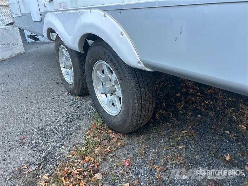 Cruiser RV Shadow 260BHS 25 ft T/A Travel Trailer Kitos priekabos
