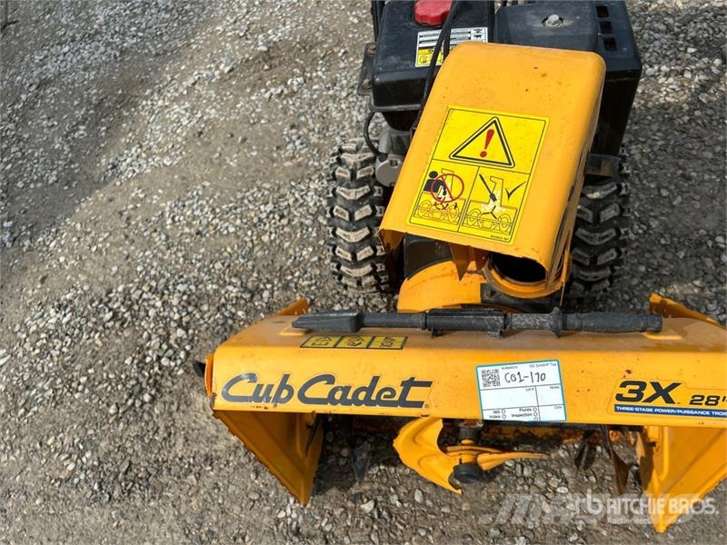 Cub Cadet 28 in Walk-Behind Snow Blower Sneslynger