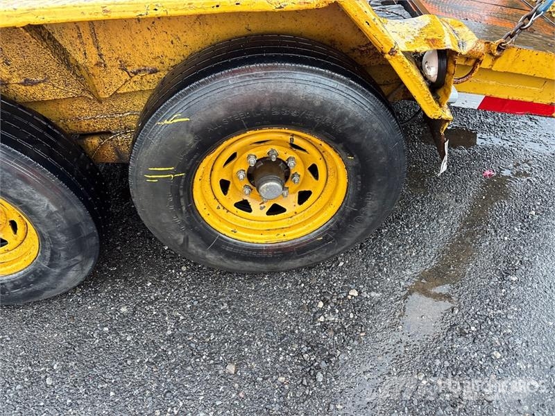  Custom Built 14 ft T/A Equipment Trailer مقطورات مركبات نقل