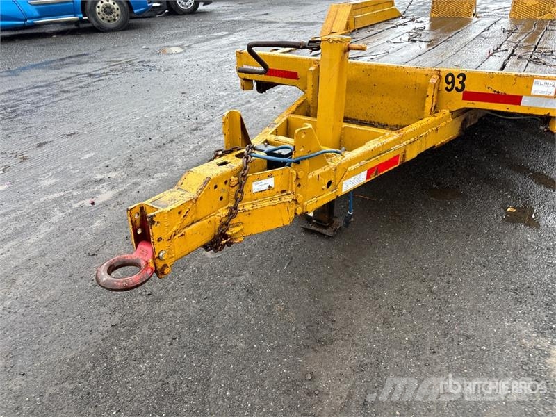  Custom Built 14 ft T/A Equipment Trailer مقطورات مركبات نقل