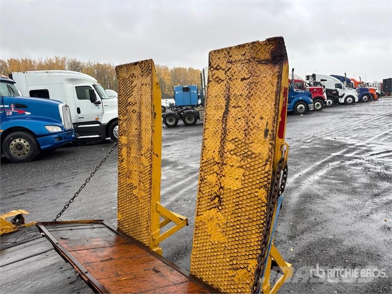  Custom Built 14 ft T/A Equipment Trailer مقطورات مركبات نقل