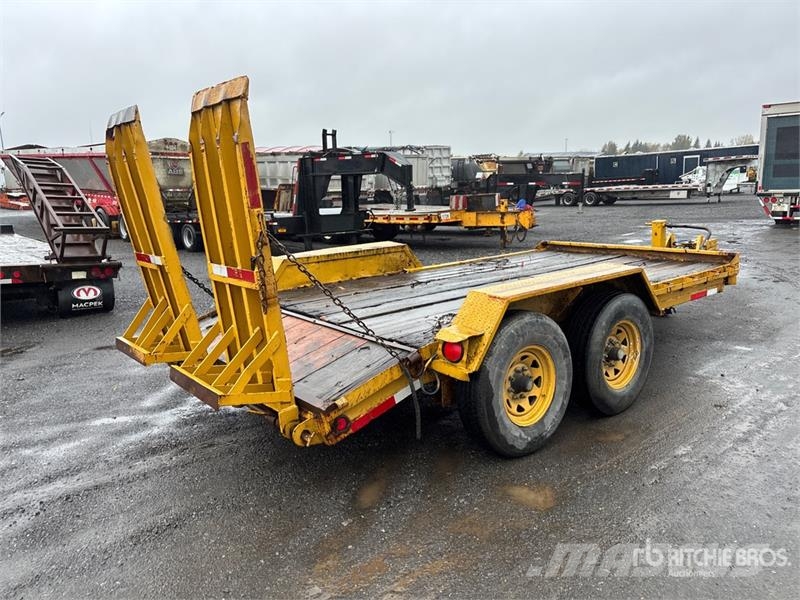  Custom Built 14 ft T/A Equipment Trailer مقطورات مركبات نقل