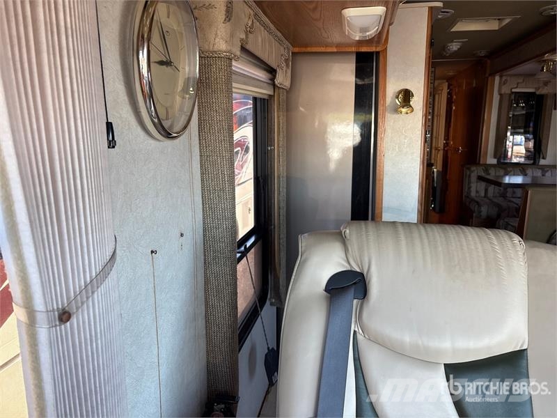  Damon Ultrasport Motor Home المنازل المتنقلة والكرافانات