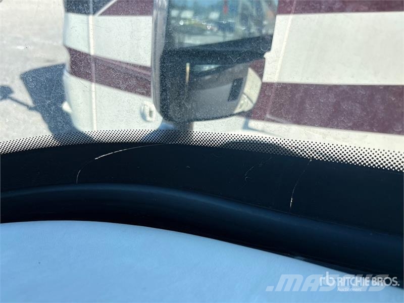  Damon Ultrasport Motor Home المنازل المتنقلة والكرافانات