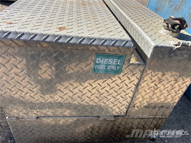  Dee Zee Diesel Fuel Tank Kraftstoff- und Zusatzstoffbehälter