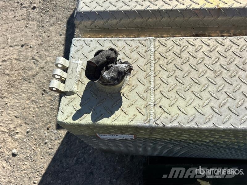  Dee Zee Diesel Fuel Tank Kraftstoff- und Zusatzstoffbehälter