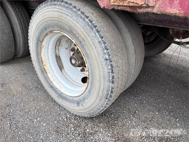 Deloupe 53 ft Quad/A Demolition End Dump Trailer Bañera
