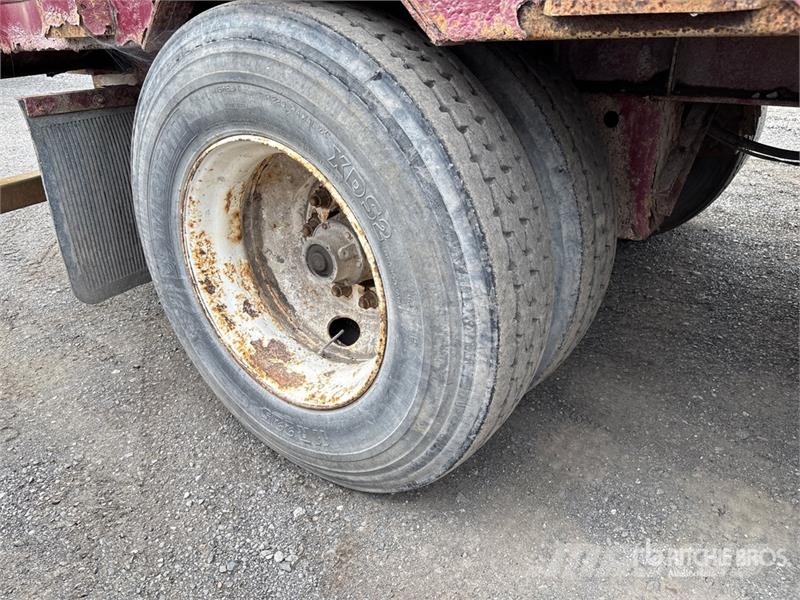 Deloupe 53 ft Quad/A Demolition End Dump Trailer Bañera