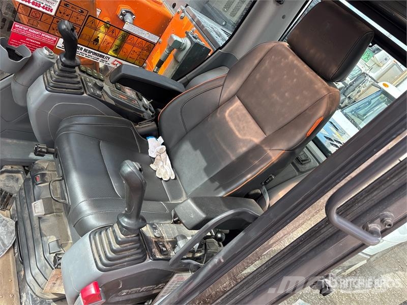 Develon DX140LCR-7 大型油圧ショベル12t以上(パワーショベル・ユンボ)