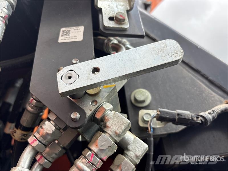 Develon DX140LCR-7 大型油圧ショベル12t以上(パワーショベル・ユンボ)