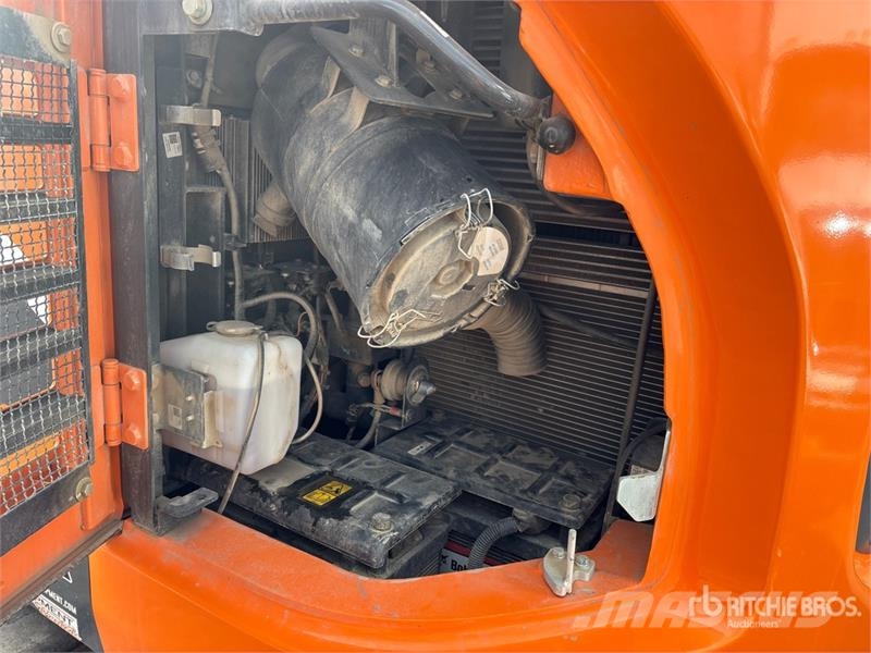 Develon DX140LCR-7 大型油圧ショベル12t以上(パワーショベル・ユンボ)