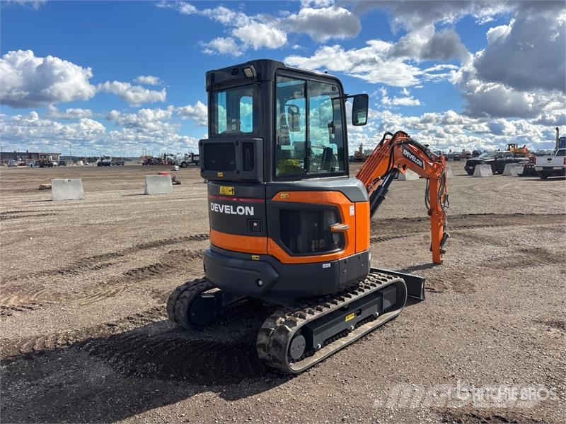 Develon DX27Z-7 Mini ekskavatori < 7 t