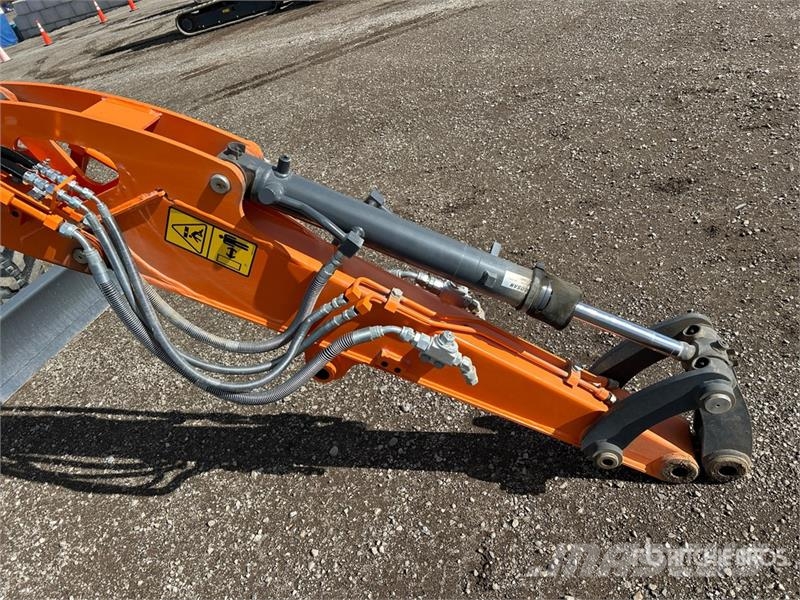 Develon DX27Z-7 Mini ekskavatori < 7 t