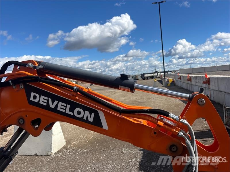 Develon DX27Z-7 Mini ekskavatori < 7 t
