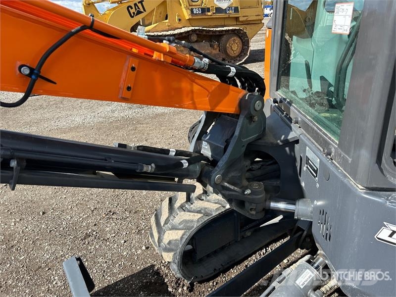 Develon DX27Z-7 Mini ekskavatori < 7 t