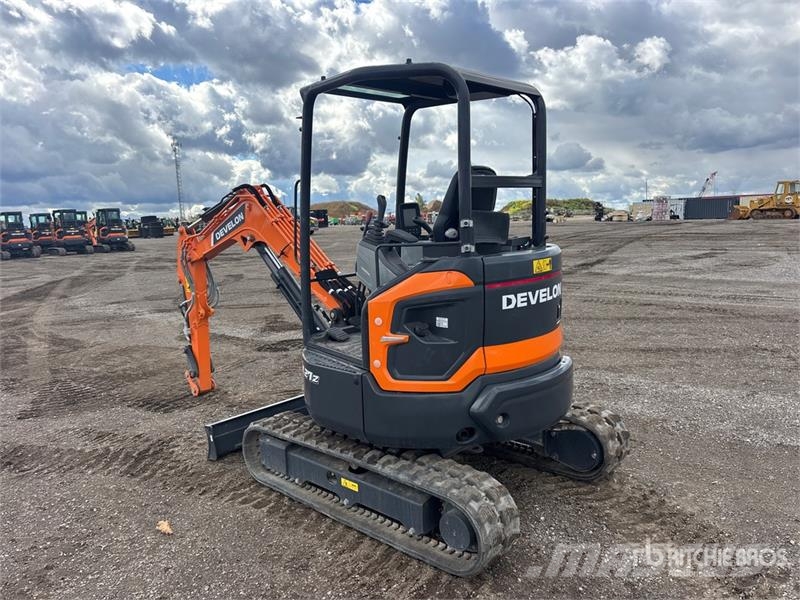 Develon DX27Z-7 Mini ekskavatori < 7 t