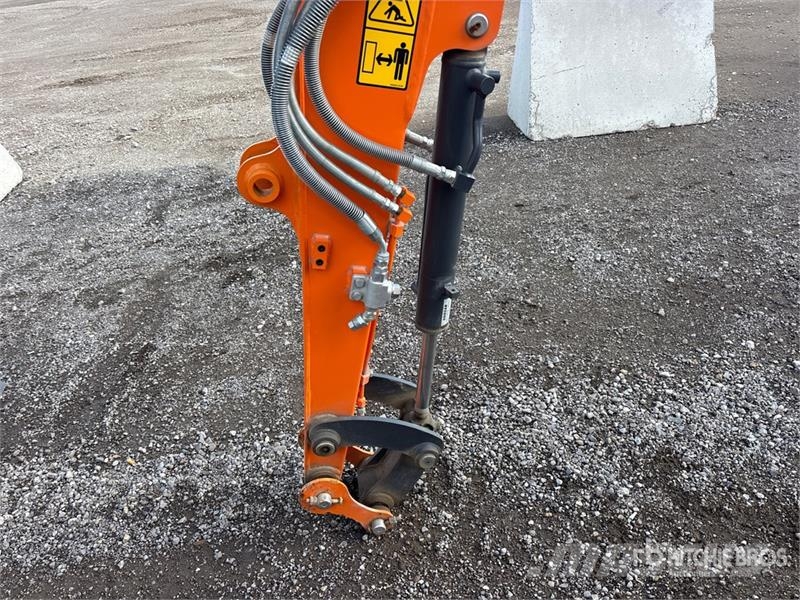 Develon DX27Z-7 Mini ekskavatori < 7 t