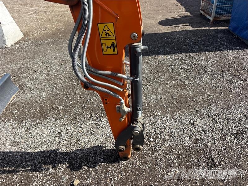 Develon DX27Z-7 Mini ekskavatori < 7 t