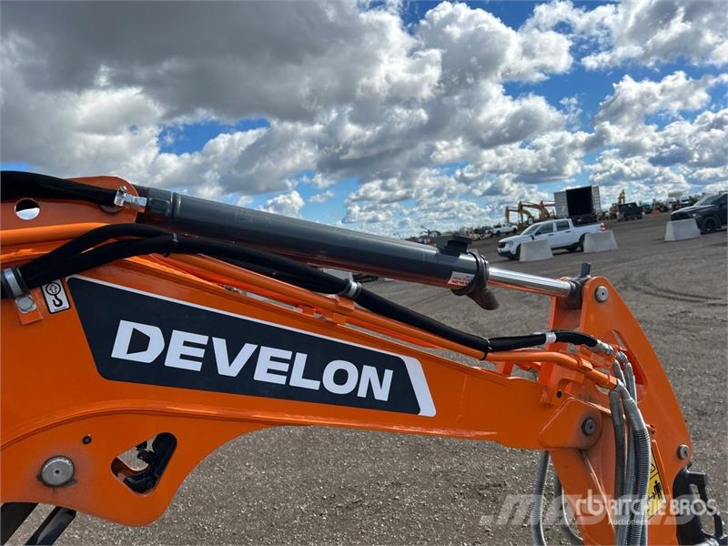 Develon DX27Z-7 Mini ekskavatori < 7 t