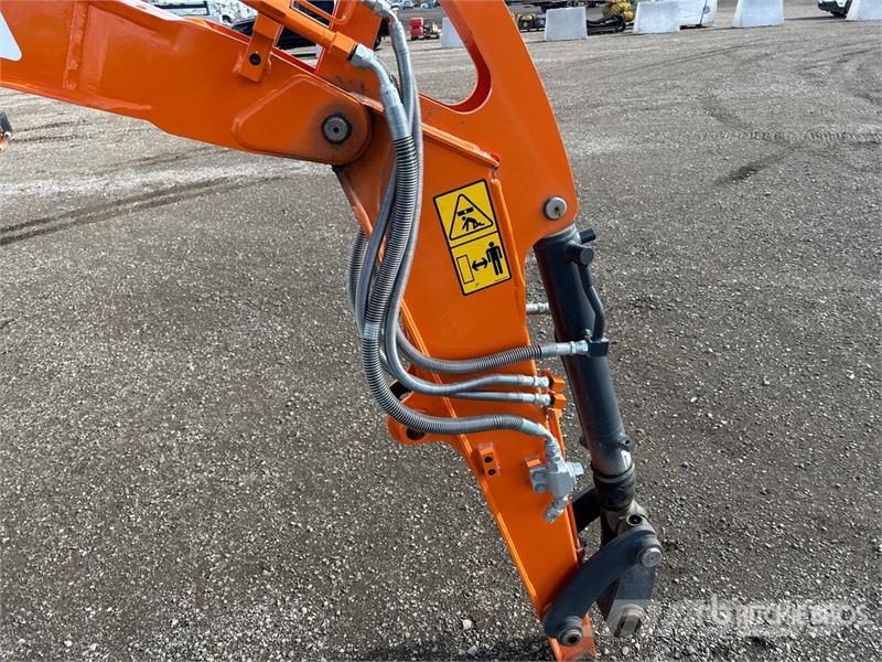 Develon DX27Z-7 Mini ekskavatori < 7 t