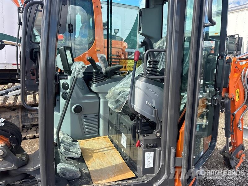 Develon DX27Z-7 Mini ekskavatori < 7 t