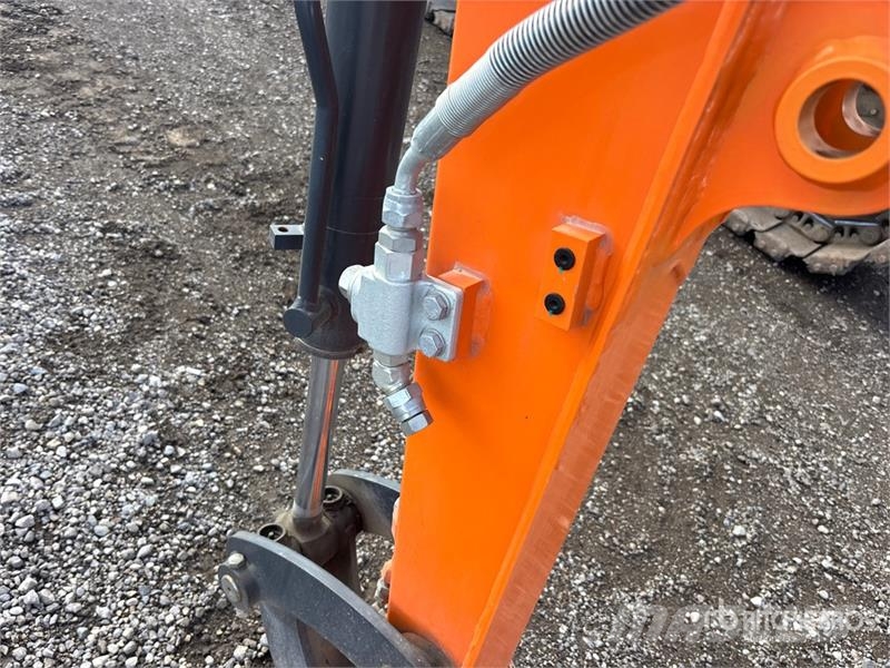 Develon DX27Z-7 Mini ekskavatori < 7 t