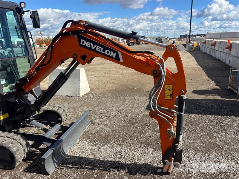Develon DX27Z-7 Mini ekskavatori < 7 t