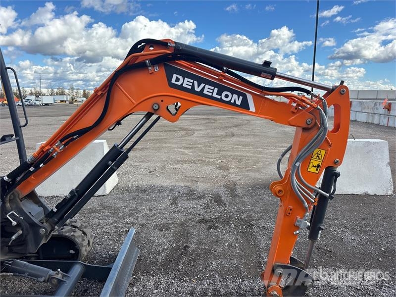 Develon DX27Z-7 Mini ekskavatori < 7 t