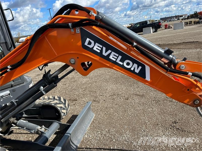Develon DX27Z-7 Mini ekskavatori < 7 t