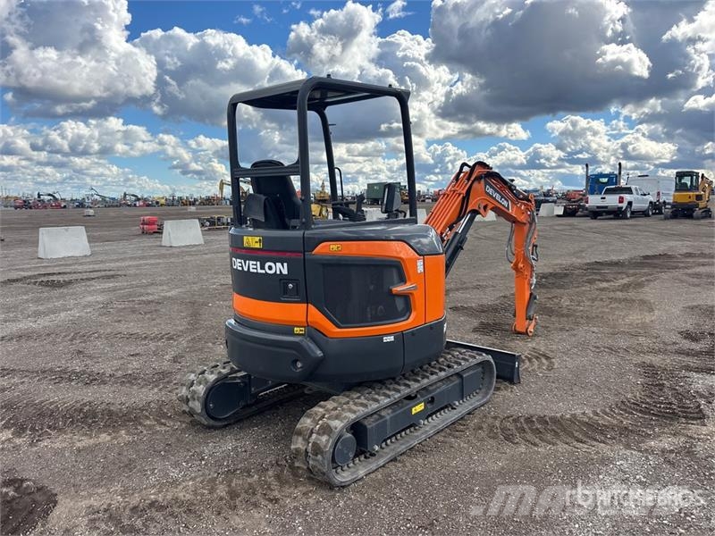 Develon DX27Z-7 Mini ekskavatori < 7 t