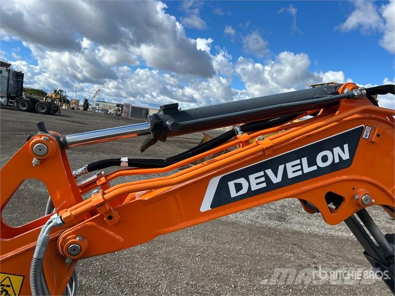 Develon DX27Z-7 Mini ekskavatori < 7 t