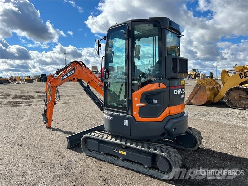 Develon DX27Z-7 Mini ekskavatori < 7 t