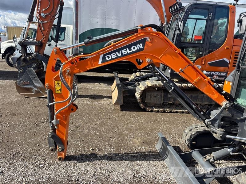 Develon DX27Z-7 Mini ekskavatori < 7 t