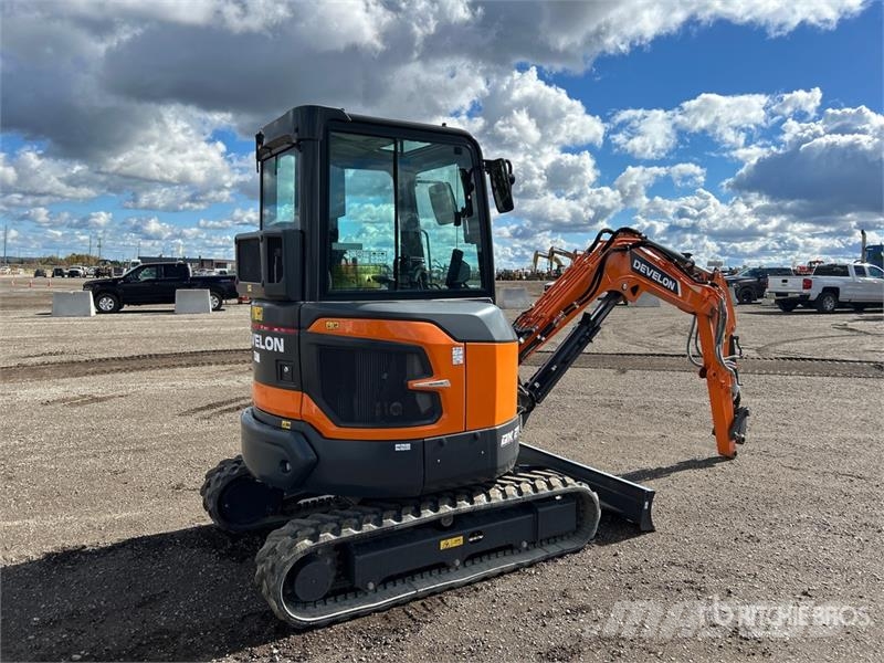 Develon DX27Z-7 Mini ekskavatori < 7 t