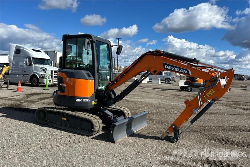 Develon DX35Z-7 Mini ekskavatori < 7 t