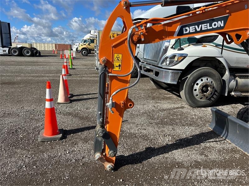 Develon DX35Z-7 Mini bagri <7t
