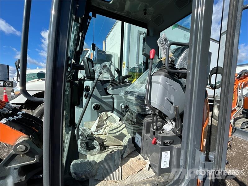 Develon DX35Z-7 Mini bagri <7t
